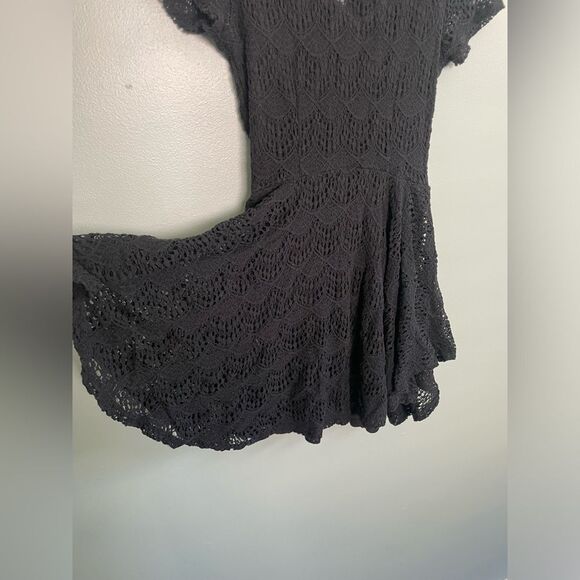 Kendall & Kylie Black Fit and Flare Keyhole Goth Lace Overlay Dress SZ M - Picture 10 of 10